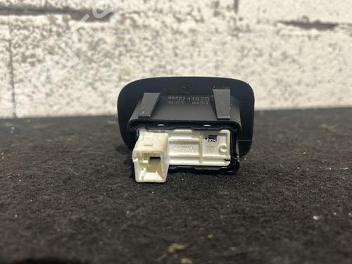 Used Right rear window switch Right rear window switch PEUGEOT 2008 I (CU_) 1.2 THP 110 / PureTech 110 (110 hp) 27746154 27746154
