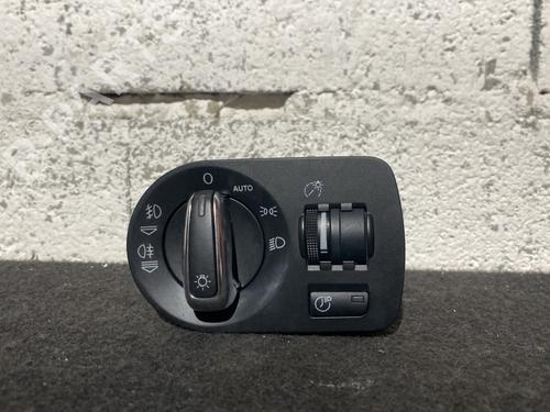 Switch AUDI A3 Convertible (8P7) 2.0 TDI BP24659033I30