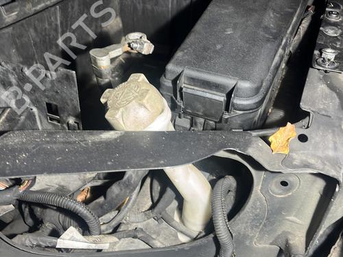 windscreen-washer-tank-saab-9-3-estate-e50-2005-2006-2007-2008-2009-2010-2011-2012-2013-2014-2015-30488367 main image