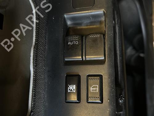Used Left front window switch SUZUKI GRAND VITARA II (JT, TE, TD) 1.9 DDiS All-wheel Drive (JT419, TD44, JB419WD, JB419XD,... (129 hp) 20859644