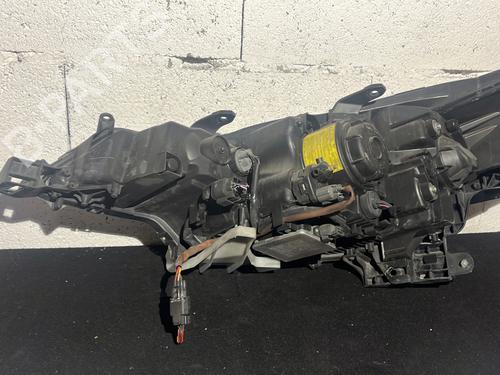 Used Right headlight Right headlight PEUGEOT 4007 (VU_, VV_) 2.2 HDi (156 hp) 29564085 29564085