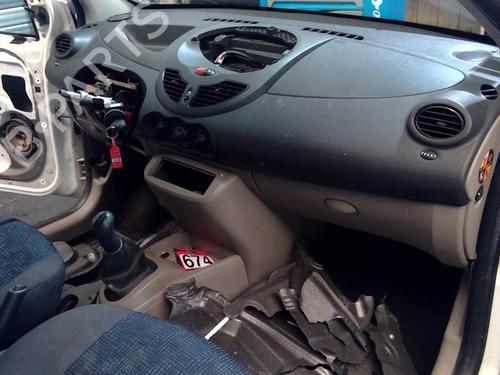 Used Dashboard Dashboard RENAULT TWINGO II (CN0_) 1.5 dCi (CN0E) (64 hp) 20871656 20871656