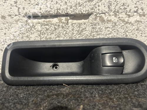 Used Right front window switch RENAULT CLIO III Grandtour (KR0/1_) 1.5 dCi (KR0F) (86 hp) 30396965
