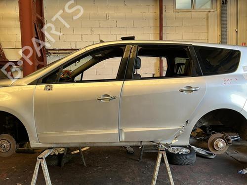 Used Front right seatbelt Front right seatbelt RENAULT GRAND SCÉNIC III (JZ0/1_) 1.9 dCi (JZ0J, JZ0N, JZ1K, JZ1S) (131 hp) 25843995 25843995