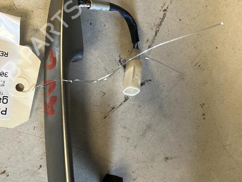 Used Front left exterior door handle TOYOTA YARIS (_P9_) 1.4 D-4D (NLP90_, NLP90R) (90 hp) 21863071