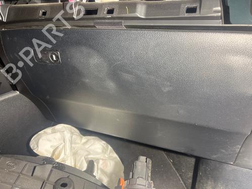 glove-box-lexus-nx-_z1_-2014-36301017 main image