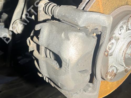Venstre bremsekaliber foran RENAULT MEGANE IV Hatchback (B9A/M/N_) 1.5 dCi 110 (B9A3) (110 hp) 29422551