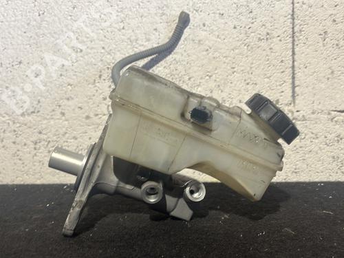 Used Brake master cylinder Brake master cylinder RENAULT CLIO IV (BH_) 0.9 TCe 90 (BHNF, BHMA, BHMH, BHJK, BHJR) (90 hp) 26290518 26290518