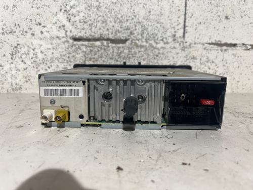 Used Radio Radio 33722613 33722613