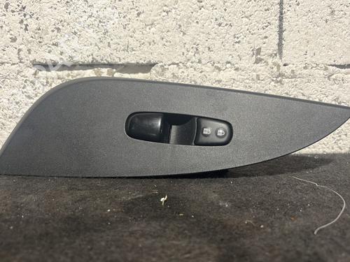 Used Right front window switch NISSAN PULSAR Hatchback (C13) 1.5 dCi (110 hp) 25338385