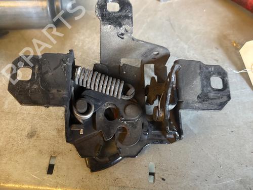 Used Hood lock Hood lock VW GOLF IV Variant (1J5) 1.6 (101 hp) 39937635 39937635
