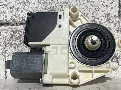 right-rear-window-motor-renault-megane-iii-hatchback-bz01_-b3_-2008-33021035 main image