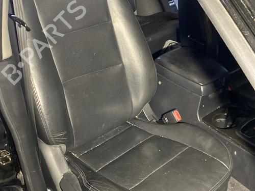 Used Right front seat KIA SORENTO I (JC) 2.5 CRDi (170 hp) 22894051