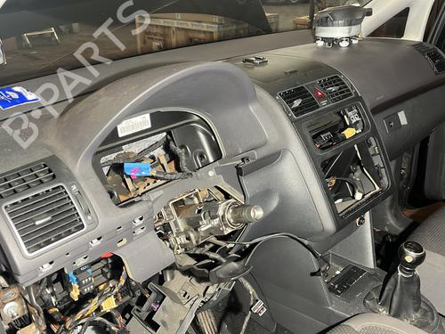 Used Dashboard Dashboard VW TOURAN (1T3) 1.6 TDI (105 hp) 32979492 32979492