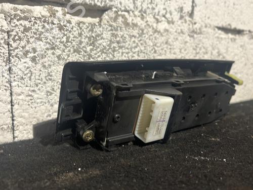 Left front window switch TOYOTA COROLLA Verso (ZER_, ZZE12_, R1_) 2.2 D-4D (AUR10_, AUR10R) | BP29706683I27