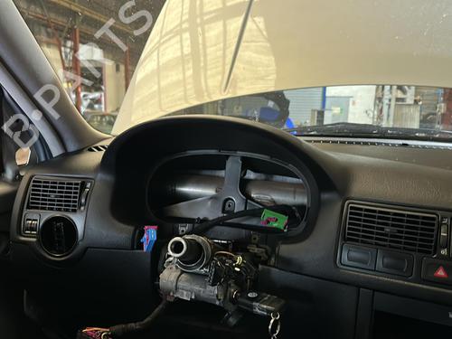 Instrumentbræt VW GOLF IV (1J1) 1.6 (100 hp) 20863182