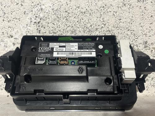 display-monitor-renault-megane-iii-hatchback-bz01_-b3_-2008-33021008 main image
