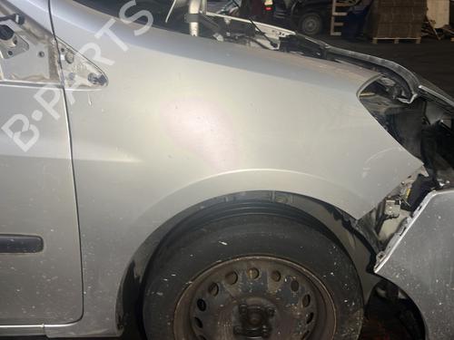 Used Right front fenders RENAULT CLIO III (BR0/1, CR0/1) 1.2 16V Hi-Flex (BR1U, CR1U) (75 hp) 29428635