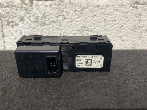 switch-renault-zoe-bfm_-2012-23797240 main image