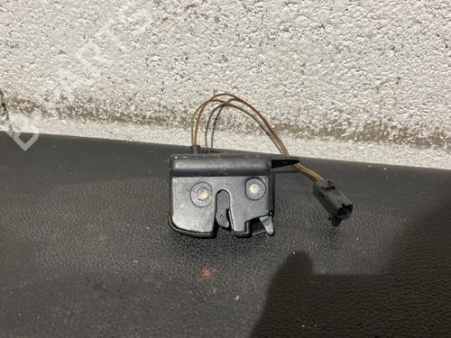 Used Tailgate lock Tailgate lock FIAT PUNTO (188_) 1.2 60 (188.030, .050, .130, .150, .230, .250) (60 hp) 21864893 21864893