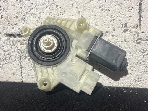 Left rear window motor VW GOLF VII (5G1, BQ1, BE1, BE2) 1.4 TSI | BP25738795E23 