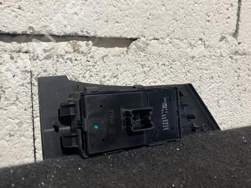 Used Left front window switch Left front window switch OPEL ASTRA J (P10) 1.3 CDTI (68) (95 hp) 21866125 21866125