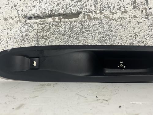 right-front-window-switch-ds-ds-4-ds-4-crossback-nx_-2015-2016-2017-2018-31611553 main image