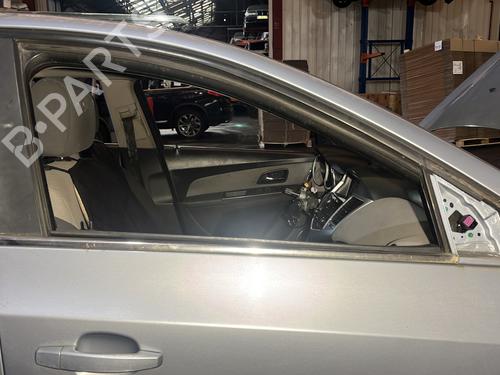 Right front door CHEVROLET CRUZE (J300) 2.0 CDI | BP32410787C3