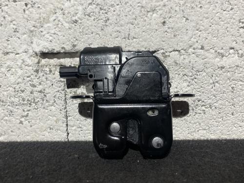 Bagklap lås RENAULT MEGANE III Hatchback (BZ0/1_, B3_) 1.2 TCe (BZ2B, BZ11) (116 hp) 23796851
