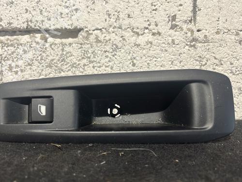 Used Right rear window switch PEUGEOT 308 II (LB_, LP_, LW_, LH_, L3_) 1.6 HDi / BlueHDi 115 (115 hp) 26039857