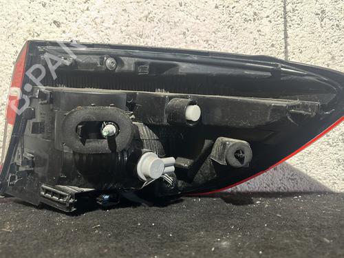 left-taillight-renault-clio-v-b7_-2019-27221180 main image