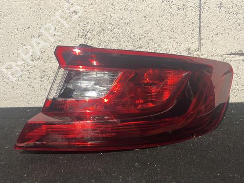 Højre baglygte RENAULT MEGANE IV Hatchback (B9A/M/N_) 1.5 dCi 110 (B9A3) (110 hp) 29422518