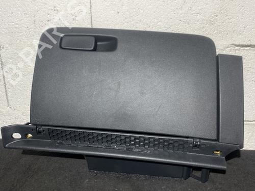 Used Glove box AUDI A1 Sportback (8XA, 8XF) 1.0 TFSI (95 hp) 23984808