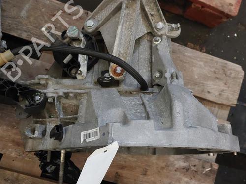 Used Gearbox RENAULT CLIO III (BR0/1, CR0/1) 1.4 16V (98 hp) 21860053