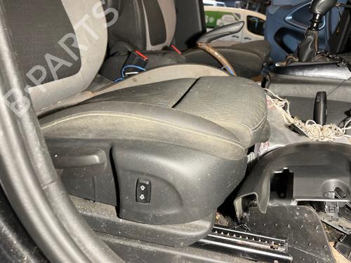 Used Right front seat Right front seat 37005526 37005526