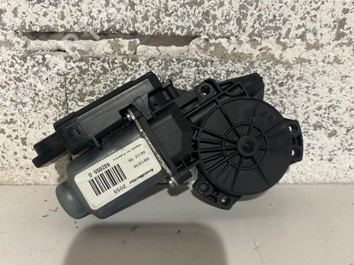 Left front window motor KIA PRO CEE'D (ED) 1.6 CRDi 90 | BP39513500E21 - Image 2