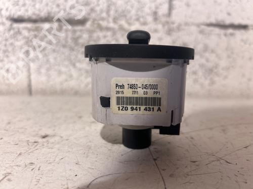 Used Headlight switch Headlight switch SKODA OCTAVIA II Combi (1Z5) 1.6 FSI (115 hp) 39937686 39937686