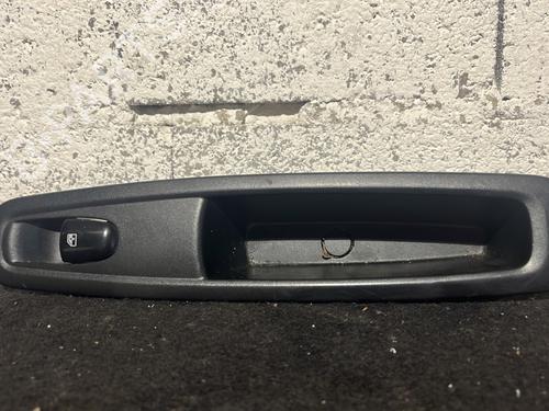 Used Right rear window switch RENAULT KADJAR (HA_, HL_) 1.5 dCi 110 (HLA3) (110 hp) 26320117
