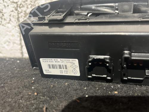 Used Left front window switch Left front window switch RENAULT KADJAR (HA_, HL_) 1.5 dCi 110 (HLA3) (110 hp) 26320120 26320120