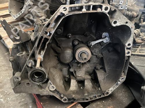 gearbox-renault-clio-iii-hatchback-van-sb_-sr_-2005-32750687 main image