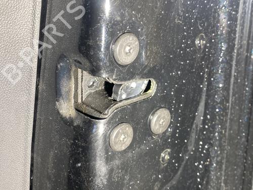 Used Front right lock RENAULT MEGANE IV Hatchback (B9A/M/N_) 1.5 Blue dCi 115 (B9A6) (116 hp) 22330652