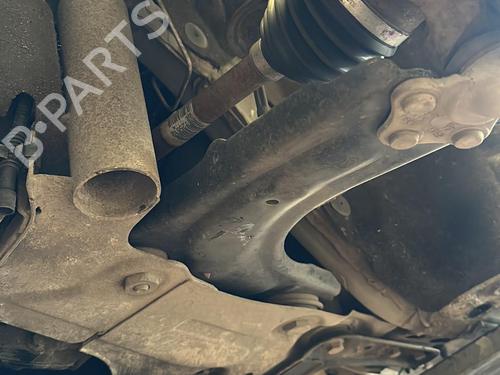 Used Left front suspension arm RENAULT GRAND SCÉNIC III (JZ0/1_) 1.9 dCi (JZ0J, JZ0N, JZ1K, JZ1S) (131 hp) 25844036