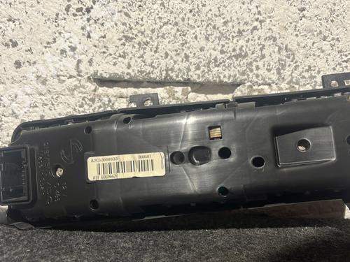 display-monitor-alfa-romeo-159-939_-2005-2006-2007-2008-2009-2010-2011-2012-31067910 main image
