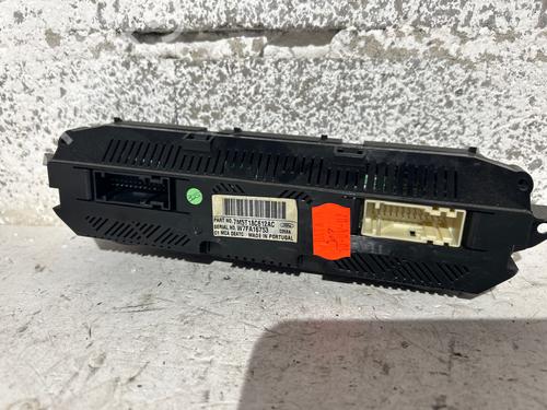 Used Climate control Climate control 38681617 38681617