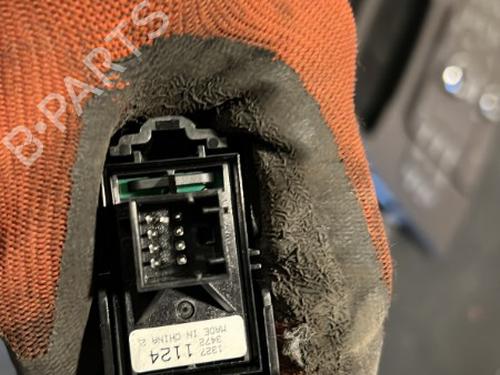 Used Switch Switch OPEL INSIGNIA A (G09) 2.0 CDTI (68) (160 hp) 21864758 21864758