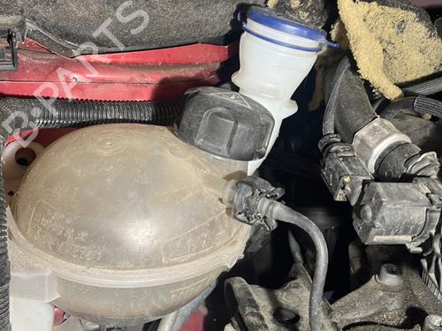 Windscreen washer tank PEUGEOT 2008 I (CU_) 1.2 THP 110 / PureTech 110 | BP27746177C113