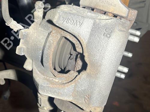 Used Right front brake caliper Right front brake caliper JAGUAR XE (X760) 2.0 D (180 hp) 27837005 27837005