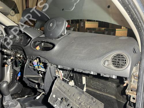 Instrumentbræt RENAULT CLIO III Grandtour (KR0/1_) 1.5 dCi (KR0F) (86 hp) 30396926