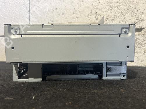 Used Radio Radio JEEP WRANGLER III (JK) 3.8 (199 hp) 27358752 27358752