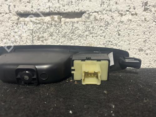 right-rear-window-switch-renault-clio-iv-bh_-2012-2013-2014-2015-2016-2017-2018-2019-2020-2021-26289255 main image